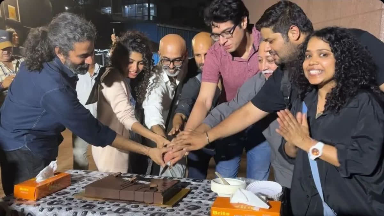 Ek Din Movie Cast and Crew