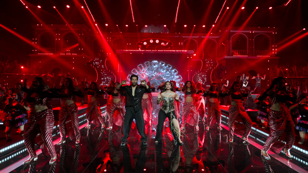 Hai Jawani Toh Ishq Hona Hai Movie Overview