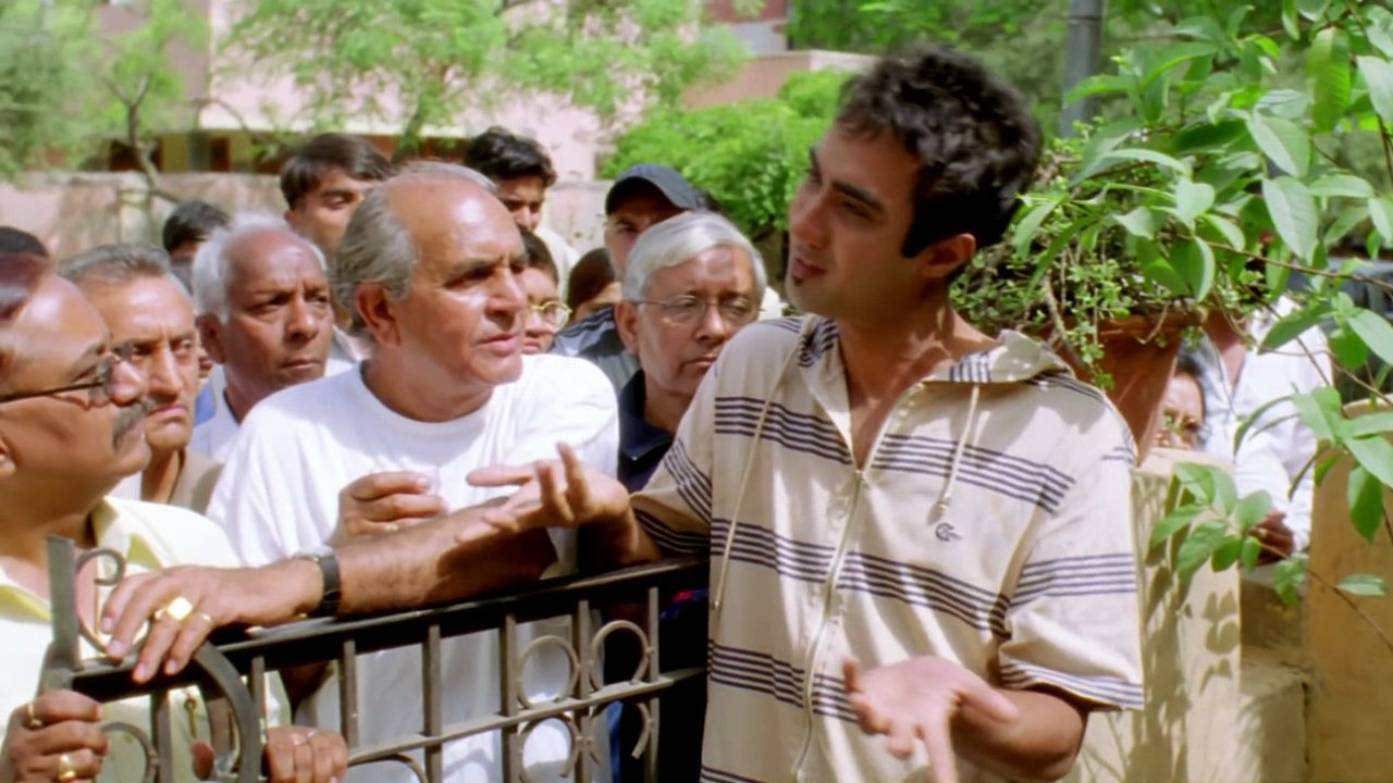 9. Khosla Ka Ghosla (2006)